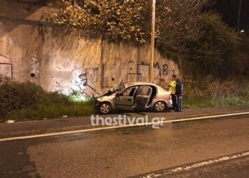 Θεσσαλονίκη: ΙΧ βγήκε από τον δρόμο και έπεσε σε μεταλλική κολόνα φωτισμού- Ένας σοβαρά τραυματίας