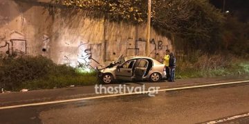 Θεσσαλονίκη: ΙΧ βγήκε από τον δρόμο και έπεσε σε μεταλλική κολόνα φωτισμού- Ένας σοβαρά τραυματίας