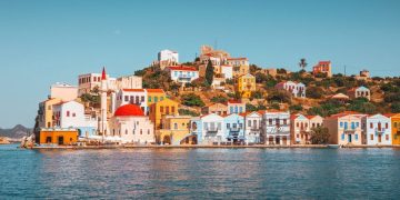 Καστελόριζο: Επιστρέφουν οι τουρίστες μετά την αποκλιμάκωση της έντασης – Κύμα στήριξης