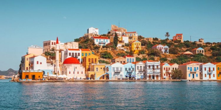 Καστελόριζο: Επιστρέφουν οι τουρίστες μετά την αποκλιμάκωση της έντασης – Κύμα στήριξης