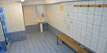 Alldaynews.gr Γυμναστής είχε φωτογραφίες γυμνών παιδιών σε αποδυτήρια και παραλία