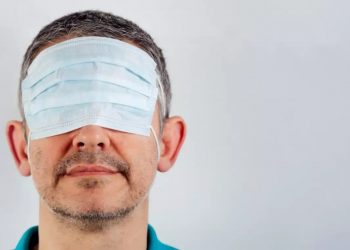 Μην κατεβάζετε τη μάσκα στο πηγούνι σας