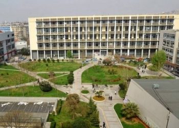 Τραγωδία στη Θεσσαλονίκη: Φοιτητής έπεσε στο κενό από φοιτητική εστία του ΑΠΘ