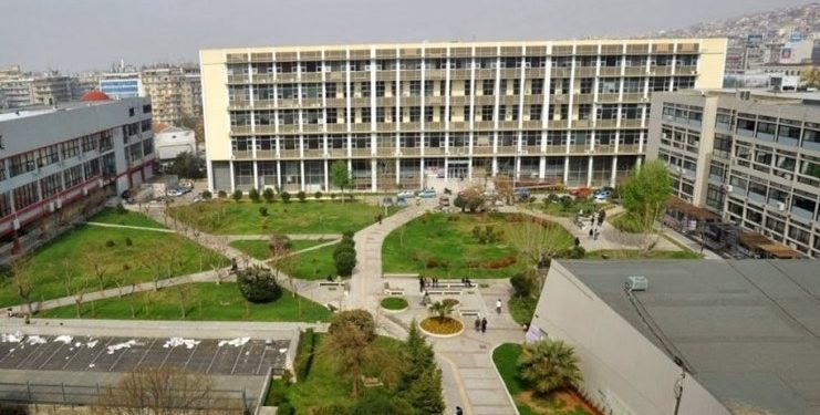 Τραγωδία στη Θεσσαλονίκη: Φοιτητής έπεσε στο κενό από φοιτητική εστία του ΑΠΘ