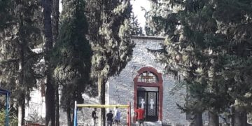 Τρίκαλα: Πτώμα 35χρονης γυναίκας βρέθηκε έξω από εκκλησία-Χτυπήματα σε όλο της το σώμα[photo]