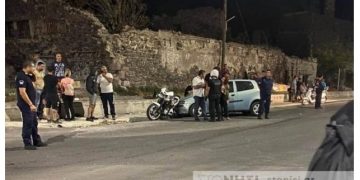 Λέσβος: Αυτοκίνητο έπεσε σε διαδηλωτές και τραυμάτισε 6 άτομα[video]