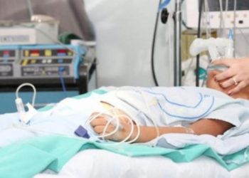 Χαροπαλεύουν πατέρας και 3χρονη κόρη: Η μάνα πήγε να τους σκοτώσει σε δωμάτιο με αέριο