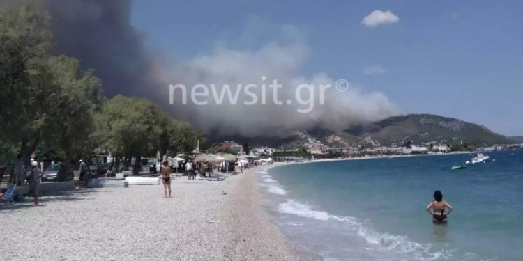 Κεχριές Κορινθίας-Τώρα: Εκκενώθηκαν τρεις οικισμοί και μια κατασκήνωση[photos]