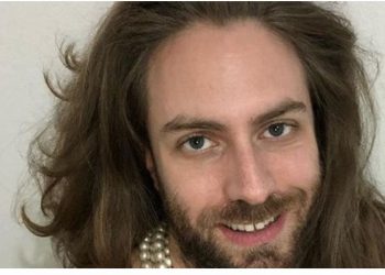 Τζέισον-Αντιγόνη: Ξύρισμα – διαμαρτυρία στο Facebook – «κ. Μητσοτάκη είστε φιλελεύθερος και πρέπει να το δικαιώσετε»