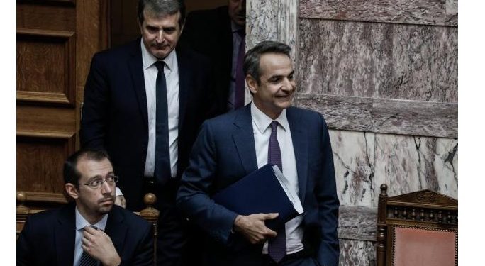 Δεν θέλει… ενικό ο Μητσοτάκης – «Εδώ, μιλάμε στον πληθυντικό»