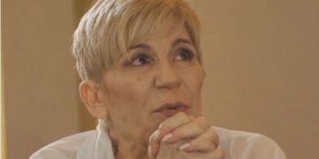 Alldaynews.gr Χρύσα Ρώπα: Με έδωσαν για υιοθεσία στον πρώτο ξάδερφο του πατέρα μου