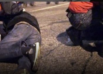 Θεσσαλονίκη: Άγριο ξύλο μεταξύ νεαρών στη Νεάπολη