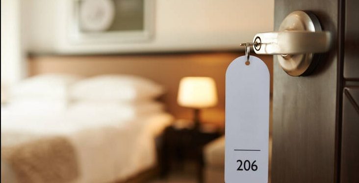 Alldaynews.gr Ροζ σκάνδαλο με υπαλλήλους ξενοδοχείου καραντίνας ίσως συνδέεται με νέα εξάπλωση του κορονοϊού