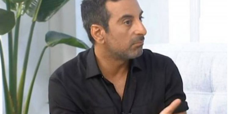 Alldaynews.gr Σοκάρει ο Στέλιος Κουδουνάρης – Άγνωστη γυναίκα στο δρόμο του έφερε την τσάντα στο κεφάλι