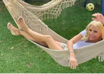 Ελένη Μενεγάκη: Δείτε το σπίτι που θα περάσει τις καλοκαιρινές διακοπές[photos]