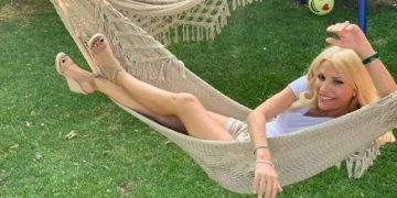 Ελένη Μενεγάκη: Δείτε το σπίτι που θα περάσει τις καλοκαιρινές διακοπές[photos]