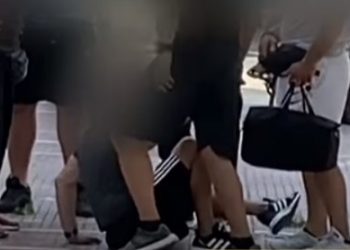 Αμπελόκηποι: Τον τσάκωσαν να κλέβει και τον έκαναν “Μαύρο” στο Ξύλο![video]