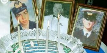 Όταν αφαιρείς τους ήρωες από τα βιβλία της ιστορίας, μην περιμένεις να ξαναβρείς ήρωες