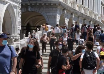 ΕΚΤΑΚΤΟ: Δραματική έκκληση στον ΠΟΥ-Ο κορονοϊός μεταδίδεται με τον αέρα! Αλλάξετε τις οδηγίες σας