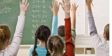 “Είμαι πολύ ερωτευμένος με τη μικρή”! Αυτό αποκάλυψε ο 44χρονος καθηγητής για την 14χρονη μαθήτριά του