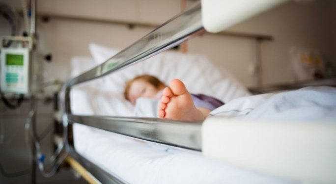 Ανατροπή στην Περαία: Διασωληνωμένο και όχι νεκρό το 5χρονο αγόρι στην παραλία