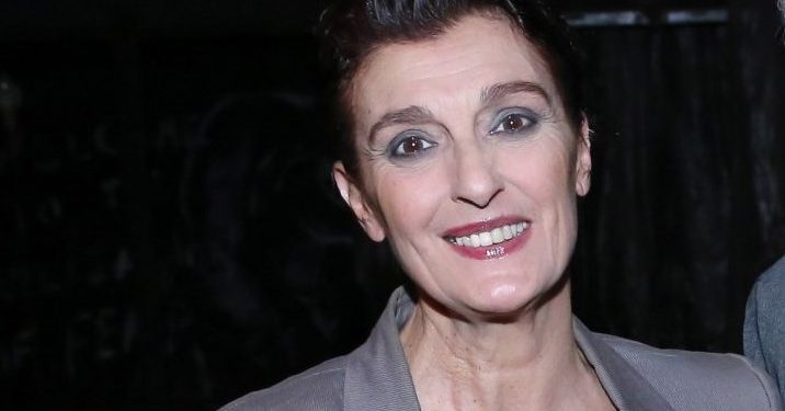 Alldaynews.gr Θρήνος για την Μίνα Χειμώνα-Έχασε το Κοριτσάκι της