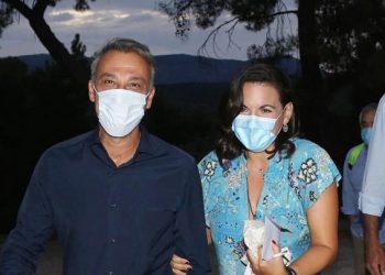 Αγκαζέ στην Επίδαυρο Μίνως Μάτσας και Όλγα Κεφαλογιάννη-Ο έρωτας δεν κρύβεται[photo]