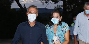 Αγκαζέ στην Επίδαυρο Μίνως Μάτσας και Όλγα Κεφαλογιάννη-Ο έρωτας δεν κρύβεται[photo]