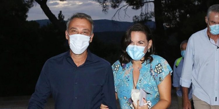 Αγκαζέ στην Επίδαυρο Μίνως Μάτσας και Όλγα Κεφαλογιάννη-Ο έρωτας δεν κρύβεται[photo]