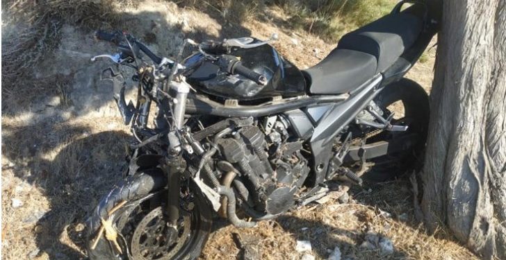 Νέα Τραγωδία: Νεκρός 27χρονος-Έχασε τον έλεγχο και καρφώθηκε σε δέντρο[photos]