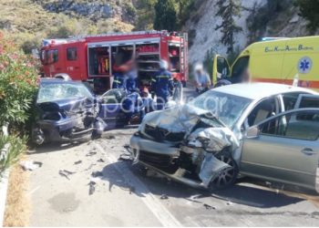 Σοκαριστικό τροχαίο: Νεκρή η μητέρα – Χαροπαλεύουν ο πατέρας και η κόρη[photos]