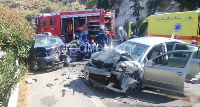 Σοκαριστικό τροχαίο: Νεκρή η μητέρα – Χαροπαλεύουν ο πατέρας και η κόρη[photos]