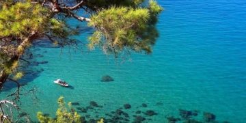 Alldaynews.gr Κύπρος : Σε σοβαρή κατάσταση ζευγάρι Ελλήνων που έπεσε με όχημα από γκρεμό 30 μέτρων