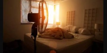 Μεγάλο κακό για την υγεία! Γιατί δεν πρέπει να κοιμάστε ποτέ με τον ανεμιστήρα ανοιχτό