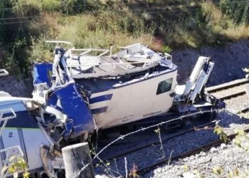 Σύγκρουση υπερταχείας με μηχάνημα συντήρησης: Δύο νεκροί και 37 τραυματίες