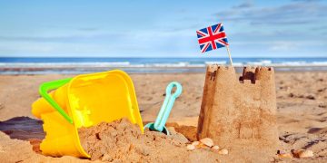 Alldaynews.gr Πανικός στην έχει Βρετανία: Η απόφαση να μπαίνουν σε 14ήμερη καραντίνα όσοι επιστρέφουν από την Ισπανία τρομάζει τους τουρίστες