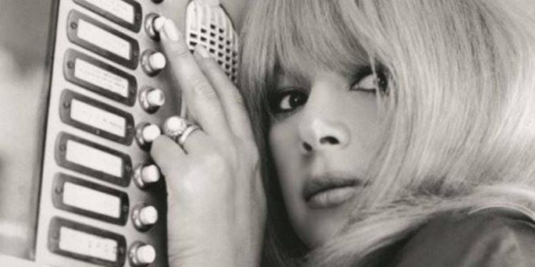 Alldaynews.gr Η απίστευτη φάρσα της Αλίκης Βουγιουκλάκη με την Μπριζίτ Μπαρντό