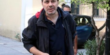 Alldaynews.gr Πυροβόλησαν τον δημοσιογράφο Στέφανο Χίο – Εξ επαφής μία στο λαιμό και μία δίπλα από την καρδιά