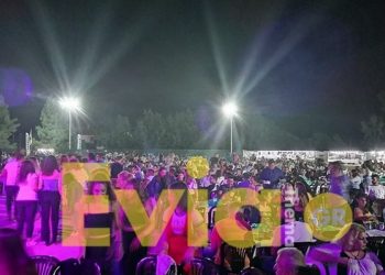 Χαμός σε πανηγύρι στην Εύβοια – Πάνω από 2.000 άτομα και χορός χωρίς αποστάσεις (pics, video)