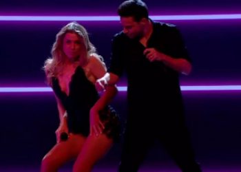 J2US: Κόλασε τον ανδρικό πληθυσμό η Έρρικα Πρεζεράκου στον τελικό (video)