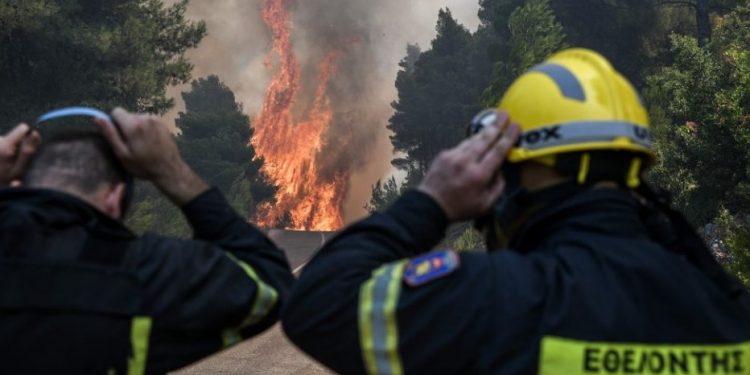 Alldaynews.gr Συμβαίνει Τώρα: Μεγάλη φωτιά στο Λαύριο – Εκτάκτως στο σημείο ο Χαρδαλιάς