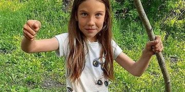 Alldaynews.gr Τραγωδία: 8χρονη τσακώθηκε με τους γονείς της και έφυγε από το σπίτι της-Τη βίασαν και τη σκότωσαν (pics, vid)