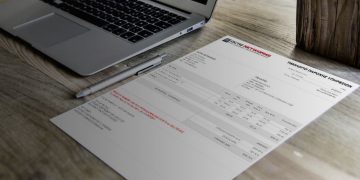 Κομπιναδόροι στη Λάρισα άρπαξαν πάνω από €130.000 από 30 επιχειρηματίες, με «πειραγμένες» αποδείξεις