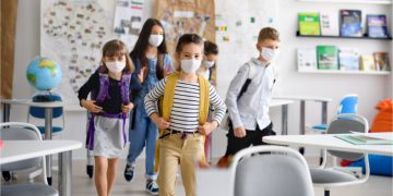 Alldaynews.gr kids_masks_classroom-σχολείο-τάξη-μαθητές