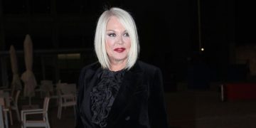 Alldaynews.gr Απίστευτο Ξέσπασμα απο την Ρούλα Κορομηλά! Δείτε τι έγραψε!