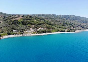 Λάρισα: Λαχτάρισαν με 9χρονο στη θάλασσα