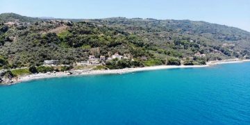 Λάρισα: Λαχτάρισαν με 9χρονο στη θάλασσα