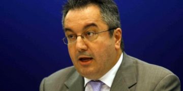 Μόσιαλος: Δεν εξαφανίστηκε ο ιός αλλά…δεν αντέχουμε νέο lockdown