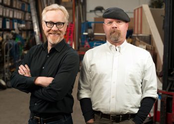 Ο παρουσιαστής των Mythbusters κατηγορείται ότι βίαζε τη αδελφή του (pics)