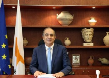 «Τίποτε από όλα αυτά που έχετε κατακτήσει δεν σας ανήκει… Θα μείνετε στην ιστορία ως βέβηλος»